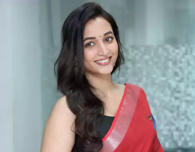 Srinidhi Shetty Telusu Kada Interview Photos